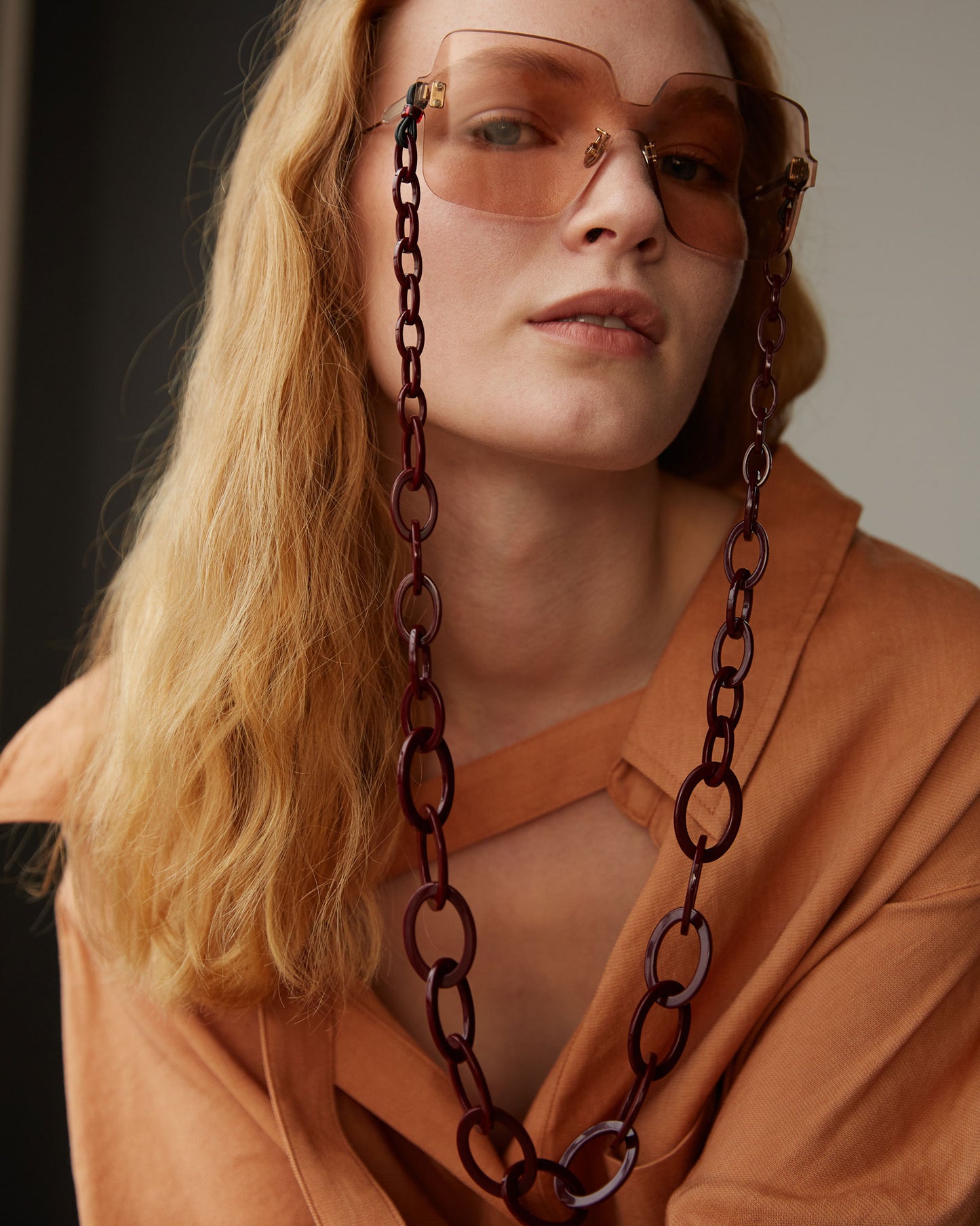 Smiley Chain 2.0 | Burgundy Horn | Glasses Chain